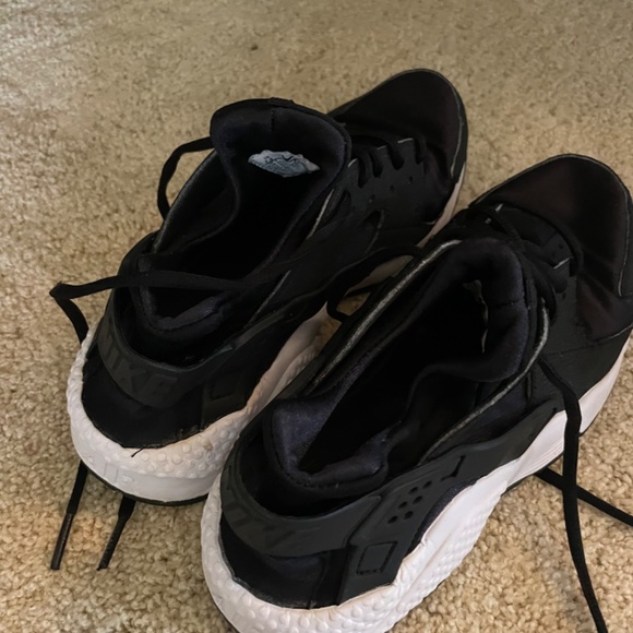 Nike Sneakers - Picture 2 of 3